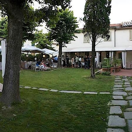 Hotel La Bussola Da Gino Quarrata Exterior foto