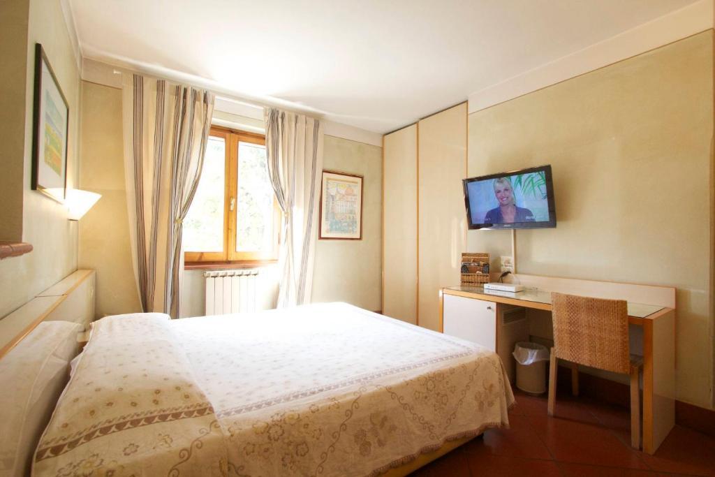Hotel La Bussola Da Gino Quarrata Habitación foto